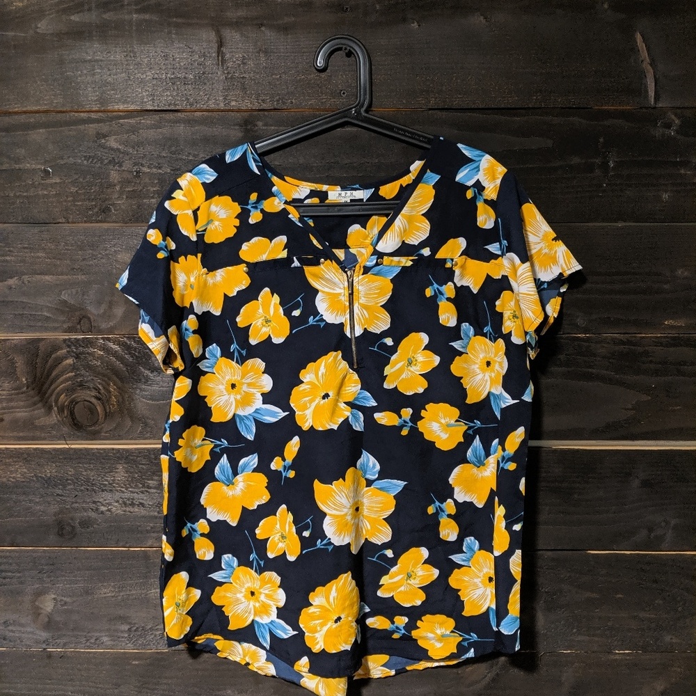MPH COLLECTION 1X Floral Top
